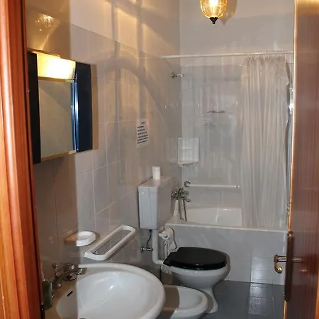 Della Posta Hotell 2*
