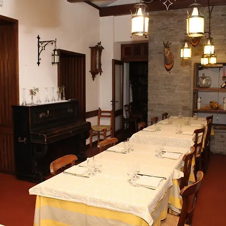 Della Posta Hotell