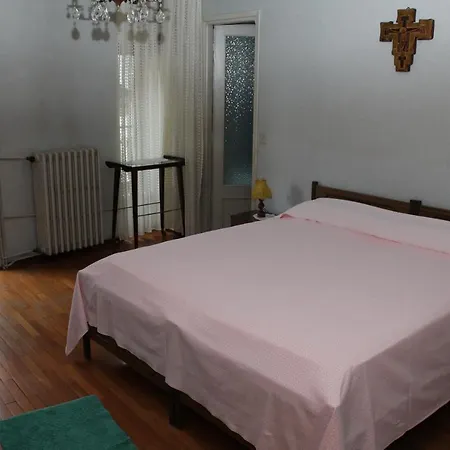 Della Posta Hotell