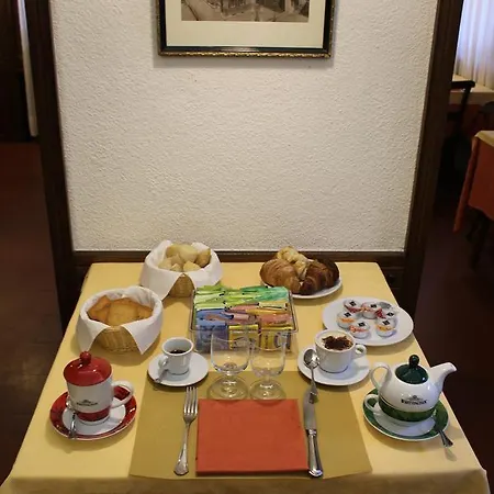 Della Posta Hotell 2*